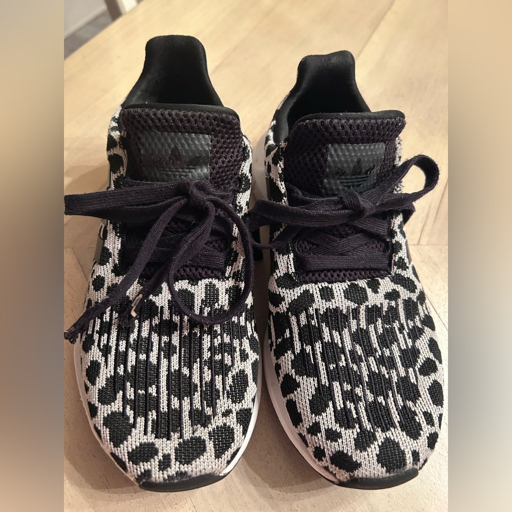Adidas Womens Swift Run Black and White Animal Print Athletic Sneakers size 6 - Picture 3 of 9